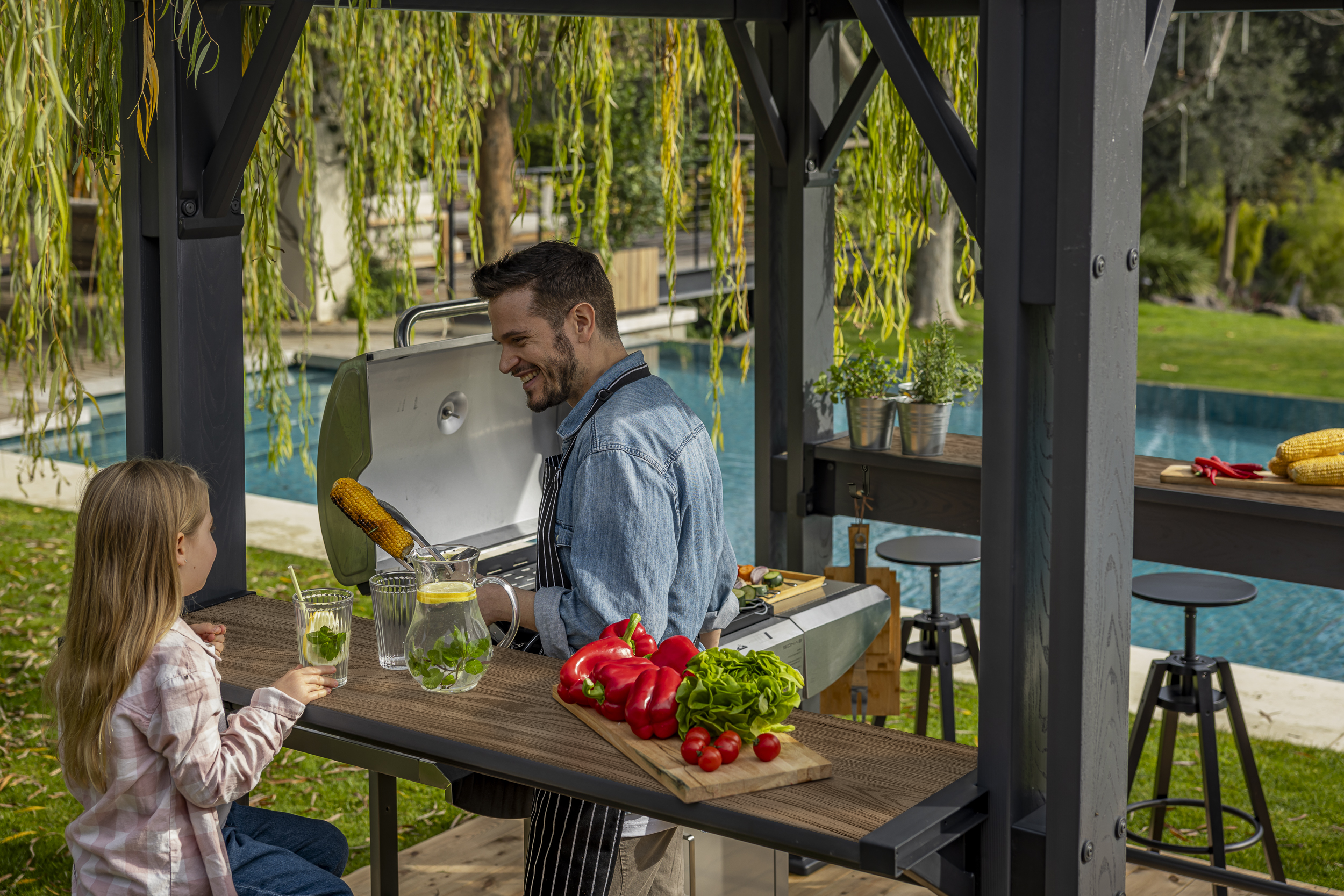 All-Weather Outdoor Kitchen Ideas: Materials and Design Tips
