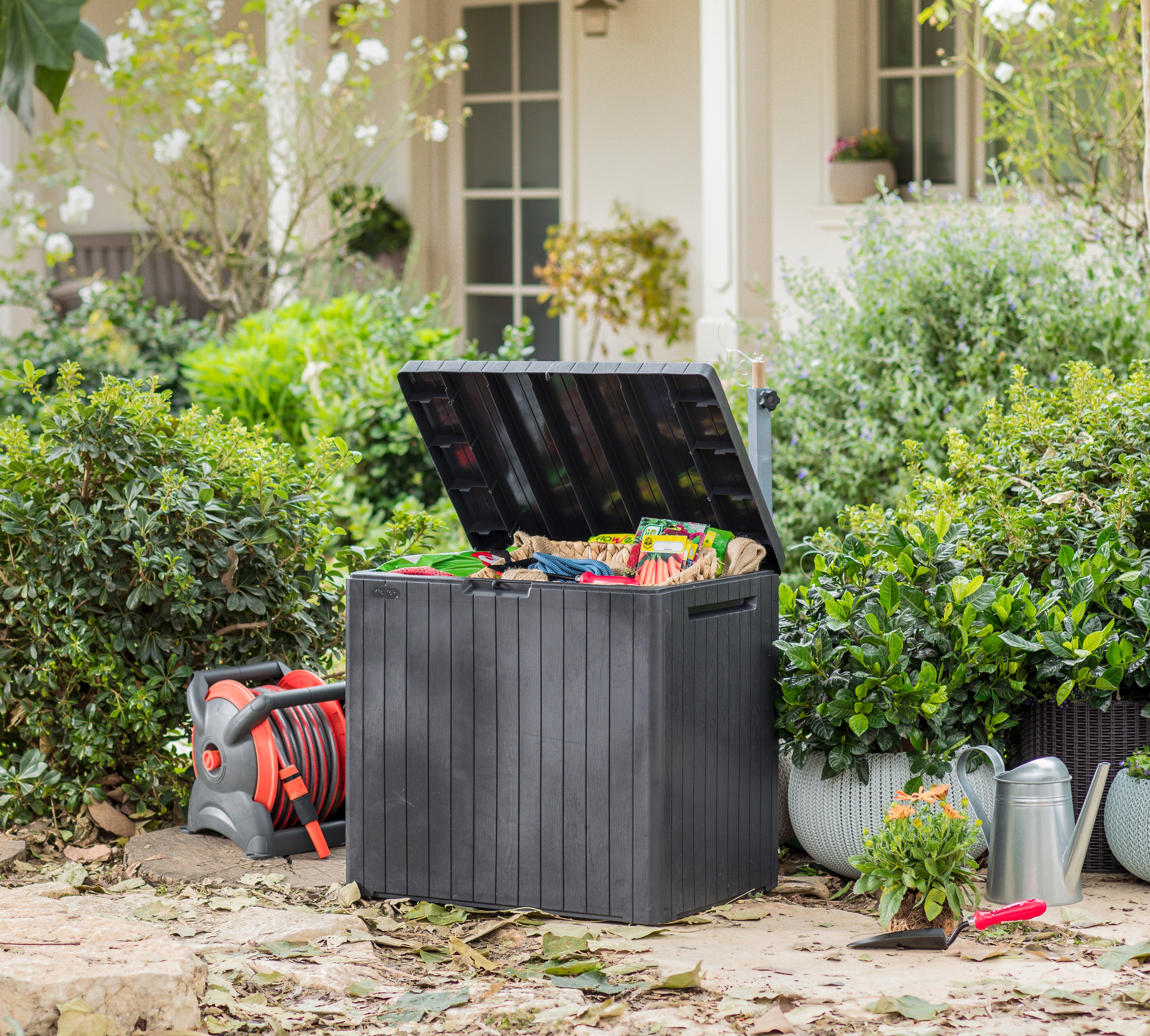 City storage box with lid open