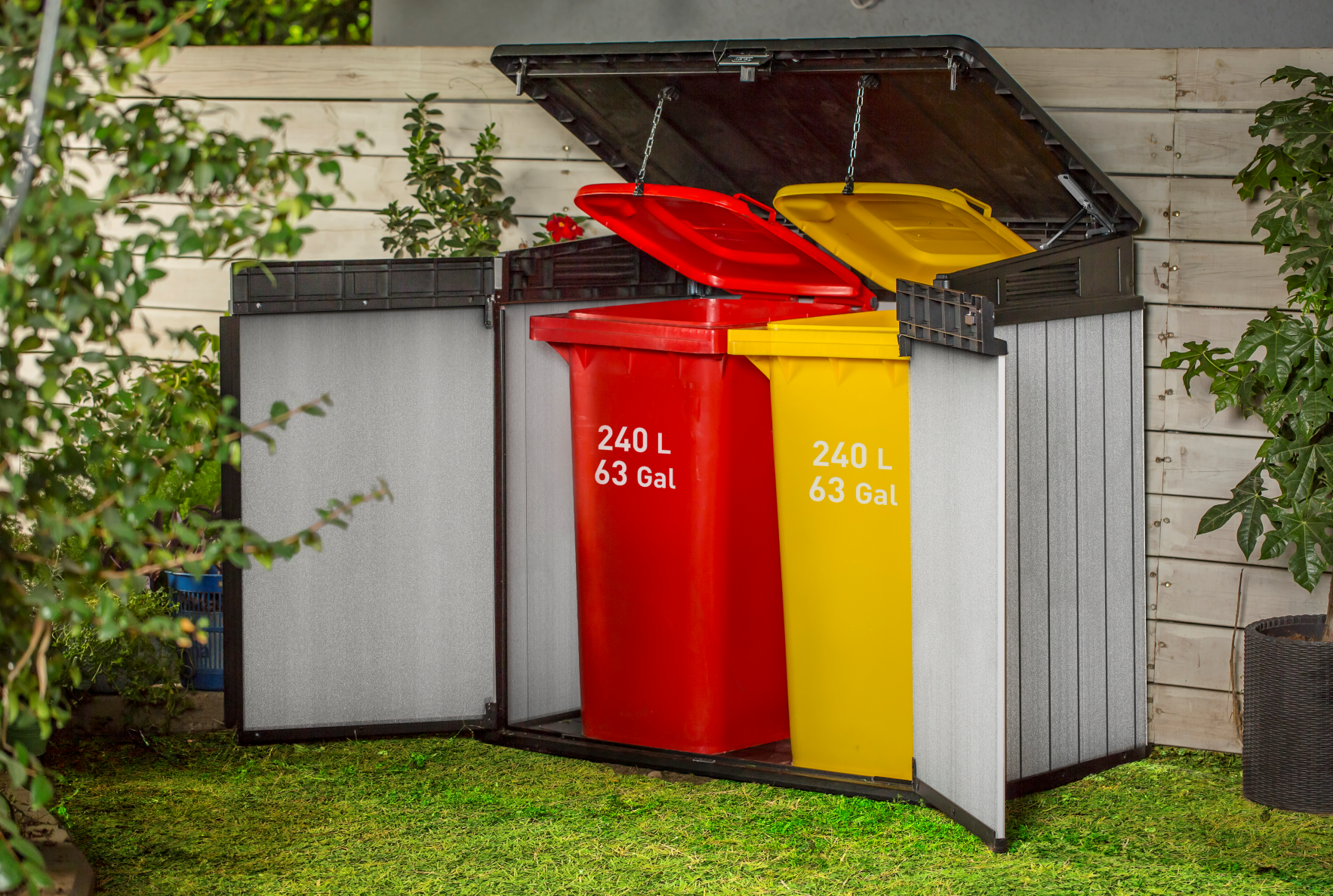 Rubbish bins storage in the Elite Store