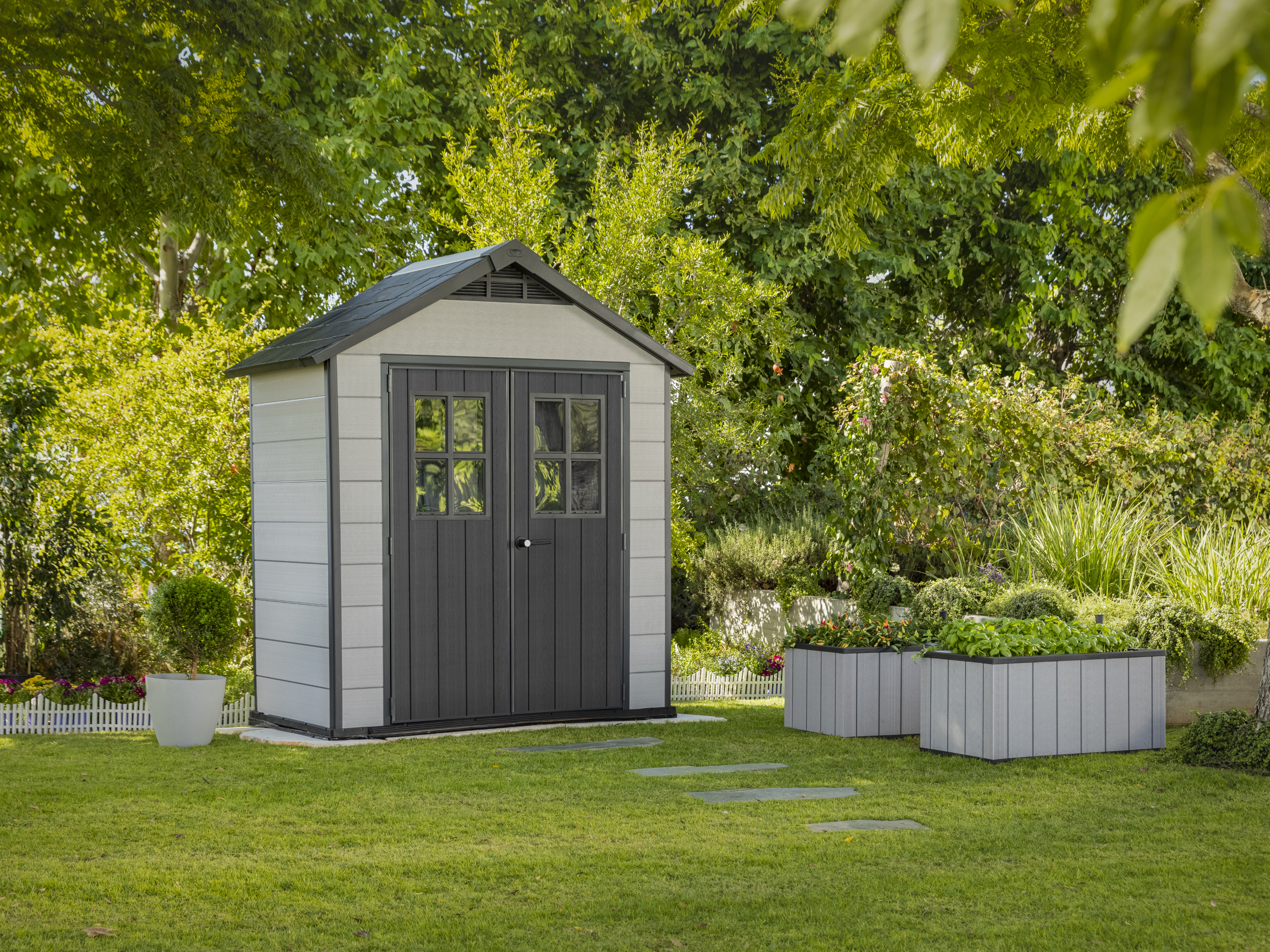 Keter Oakland 754 shed in a garden