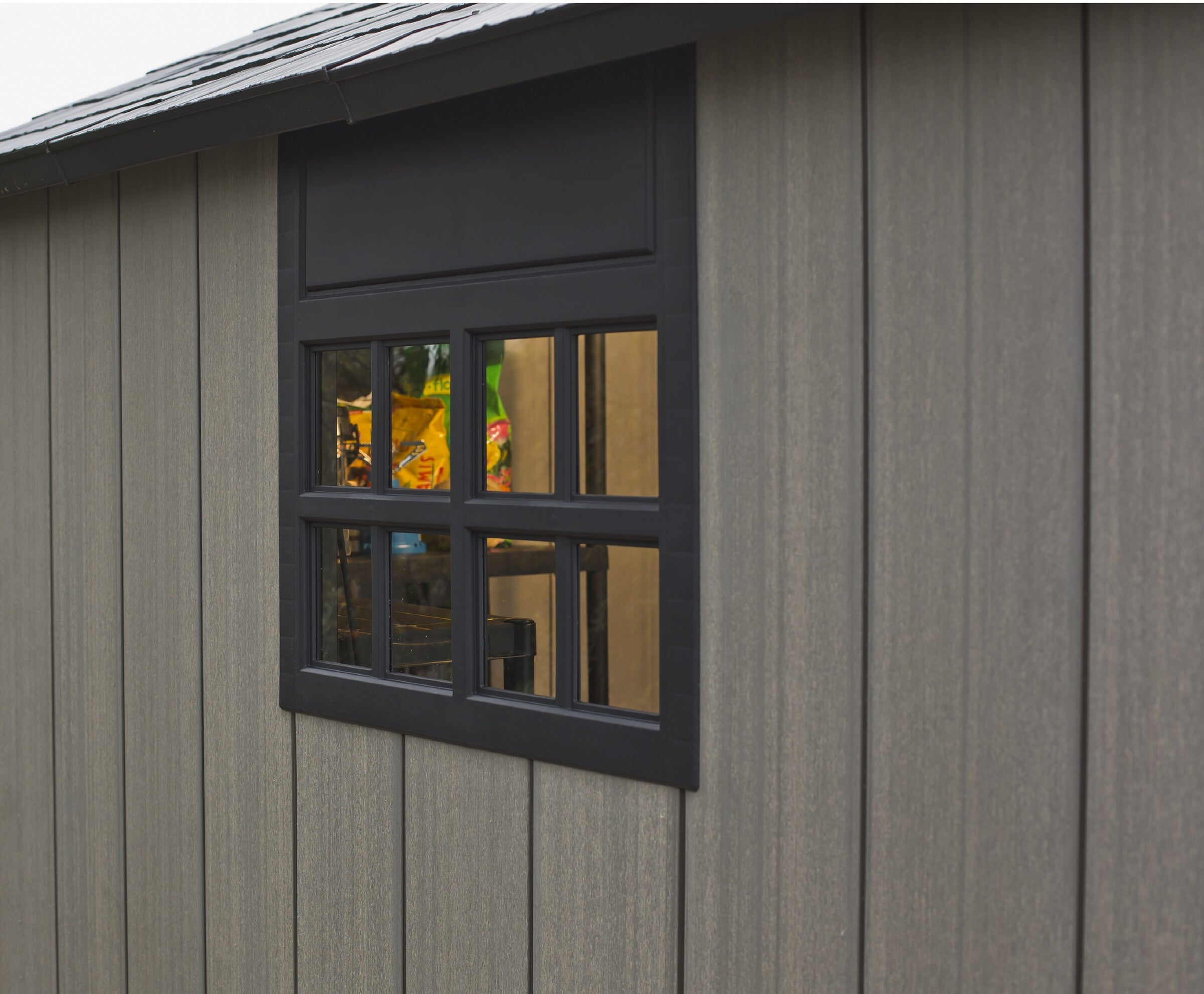 Keter Oakland 7511 Garden Shed with window
